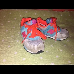 Toddler girls New Balance tennis shoes size 8